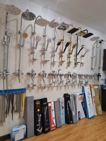 Barre coulissante de douche avec porte-savon Hts043