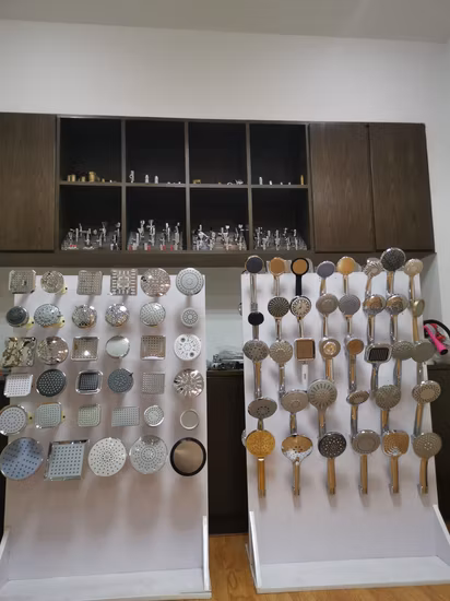 Ensemble de douche colonne de douche, 5 types de jets, système de douche à pluie avec barre de douche, douchette à main, tuyau de douche pour salle de bain/pomme de douche